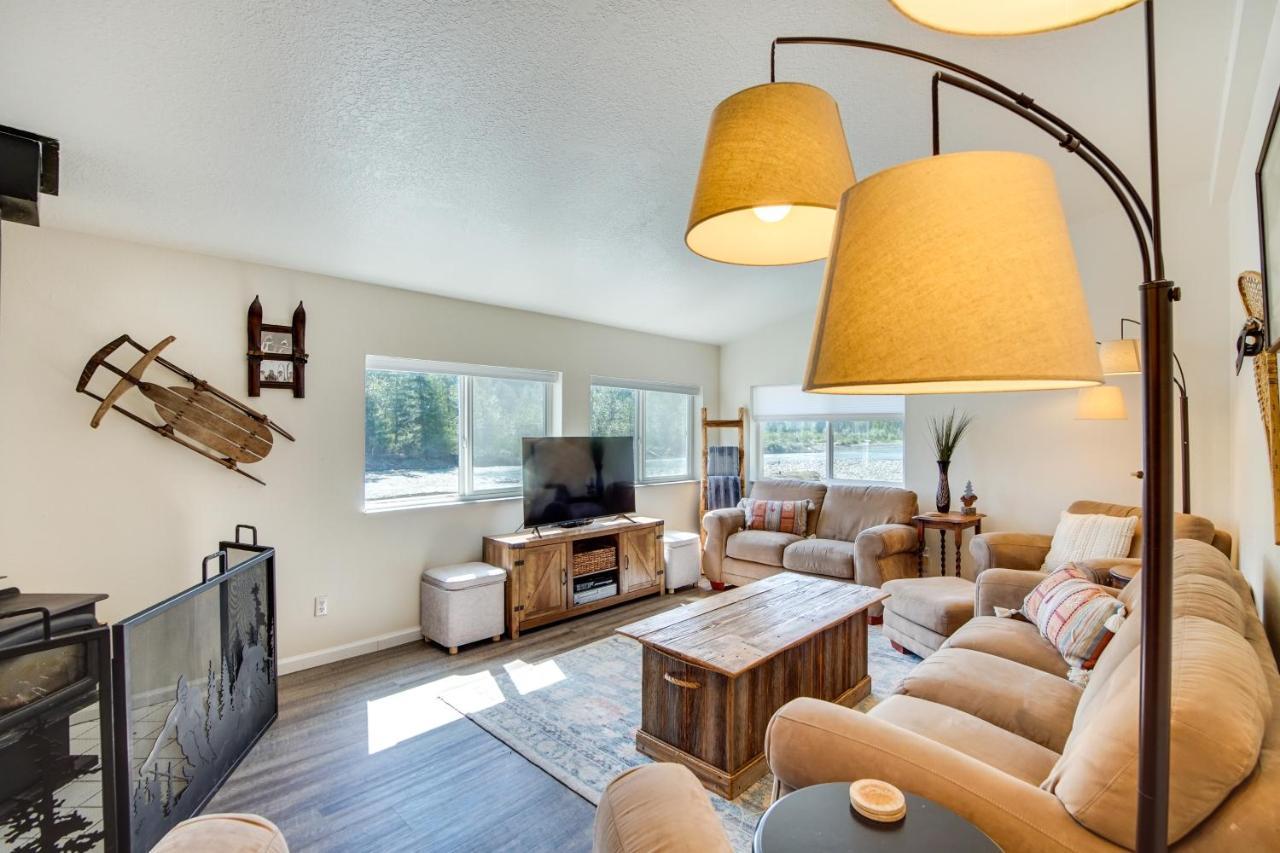 Riverfront Home With Deck, Near Mount Rainier! Packwood Kültér fotó