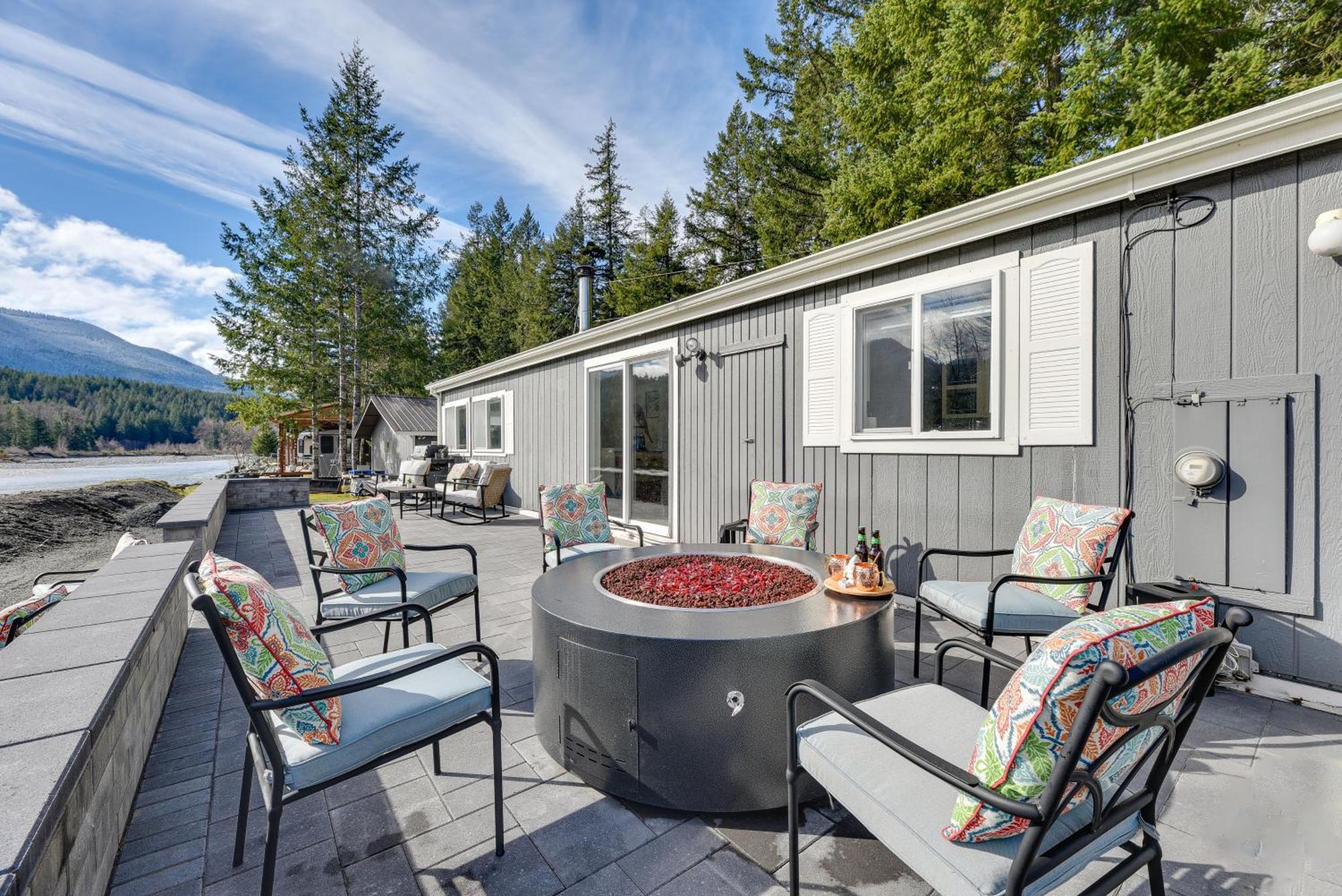 Riverfront Home With Deck, Near Mount Rainier! Packwood Kültér fotó