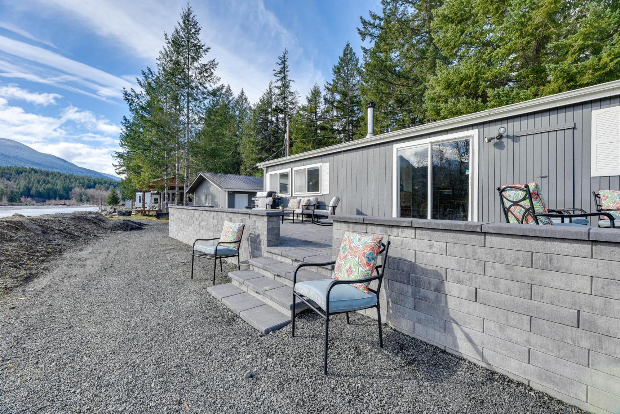 Riverfront Home With Deck, Near Mount Rainier! Packwood Kültér fotó
