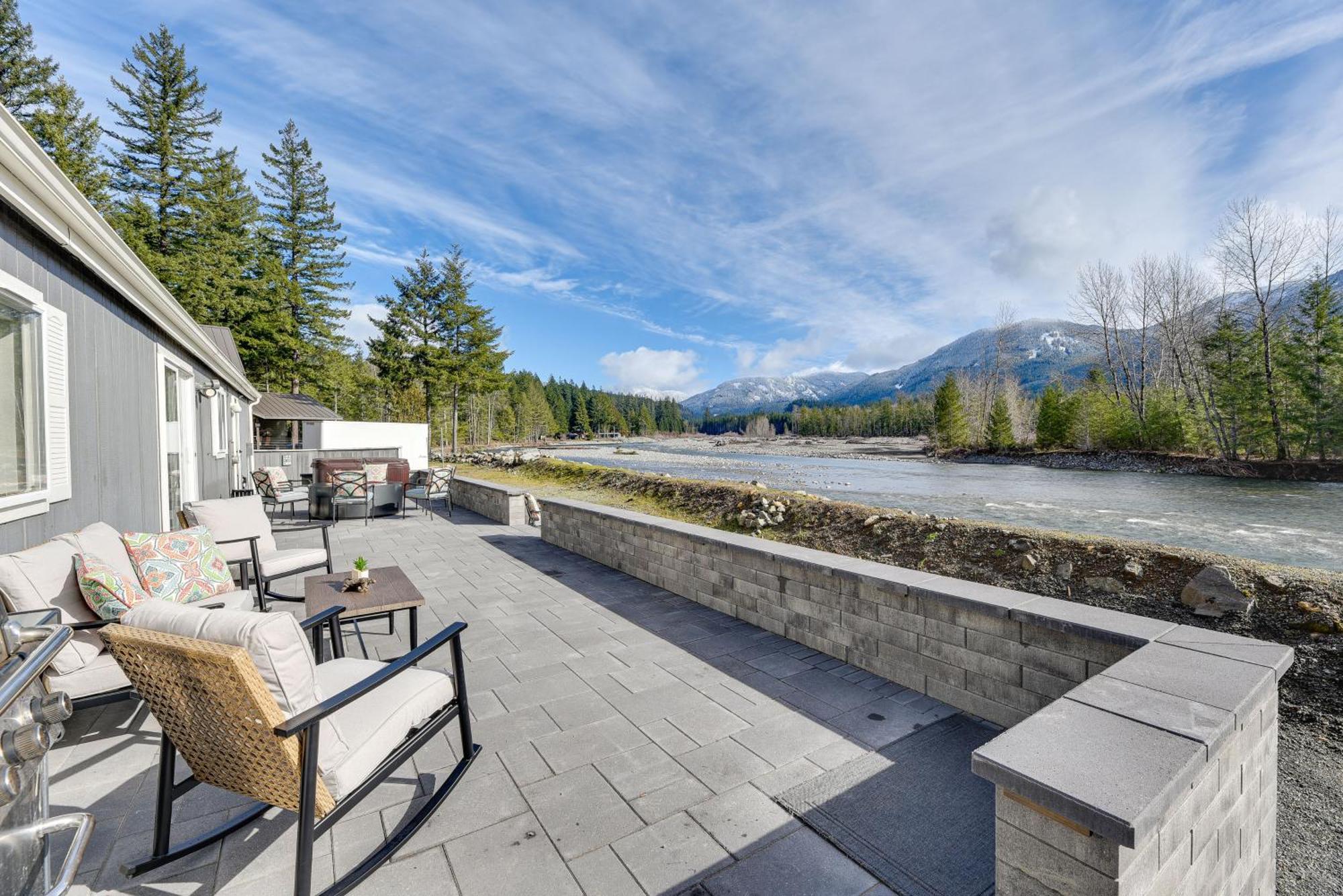 Riverfront Home With Deck, Near Mount Rainier! Packwood Kültér fotó