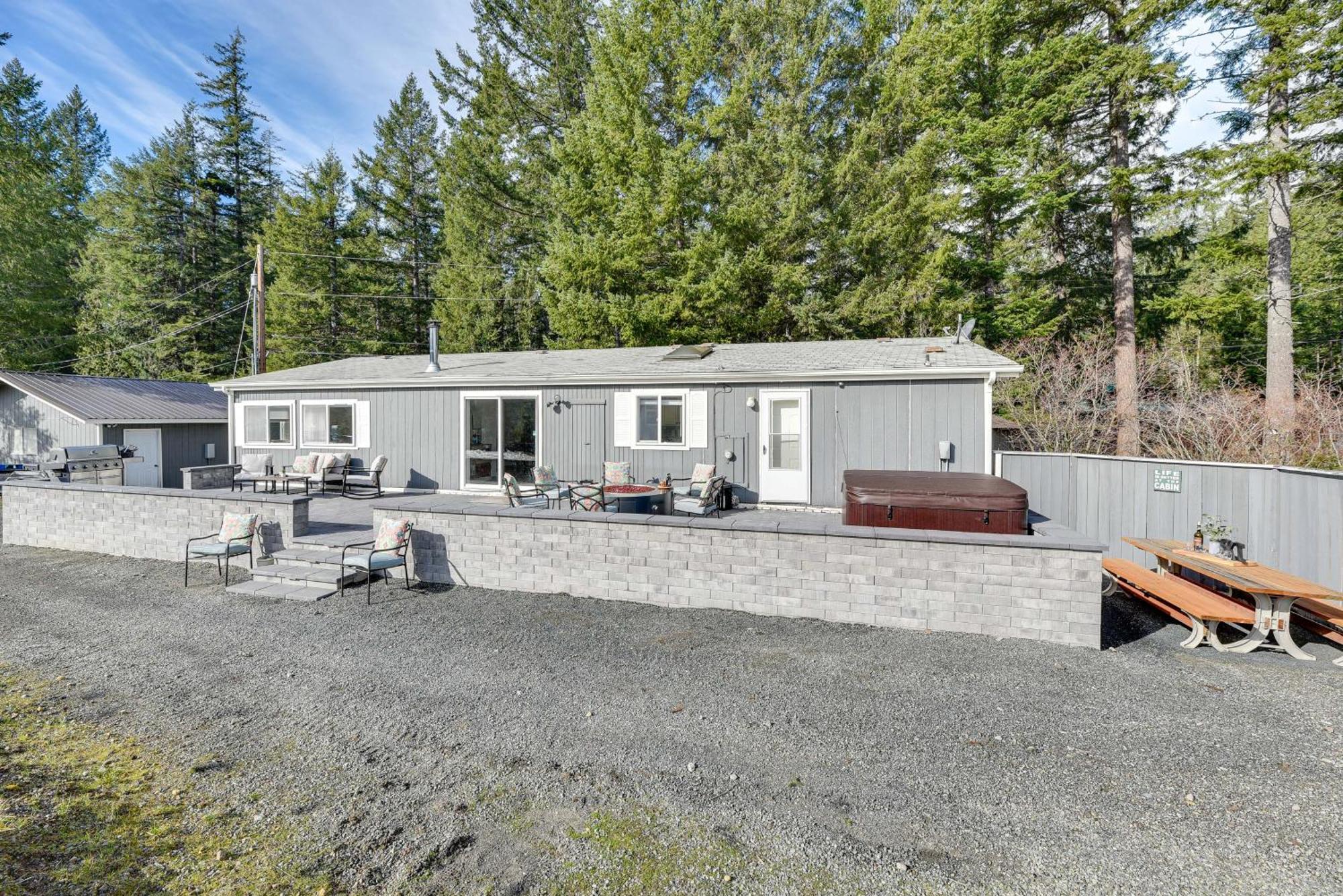 Riverfront Home With Deck, Near Mount Rainier! Packwood Kültér fotó
